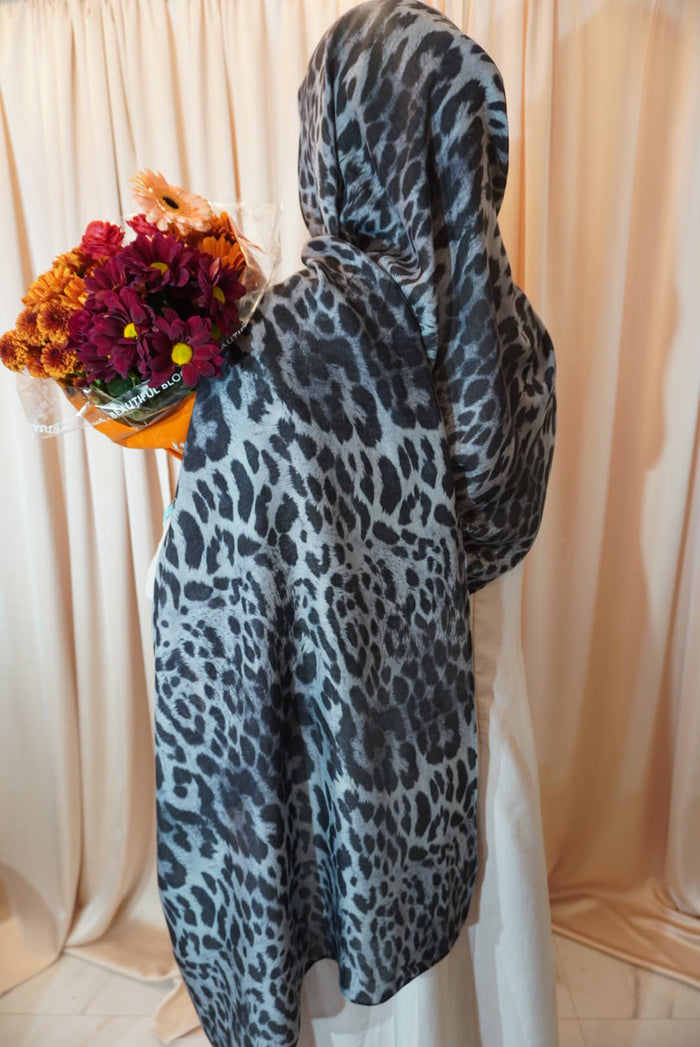 Grey Leopard Modal Hijab